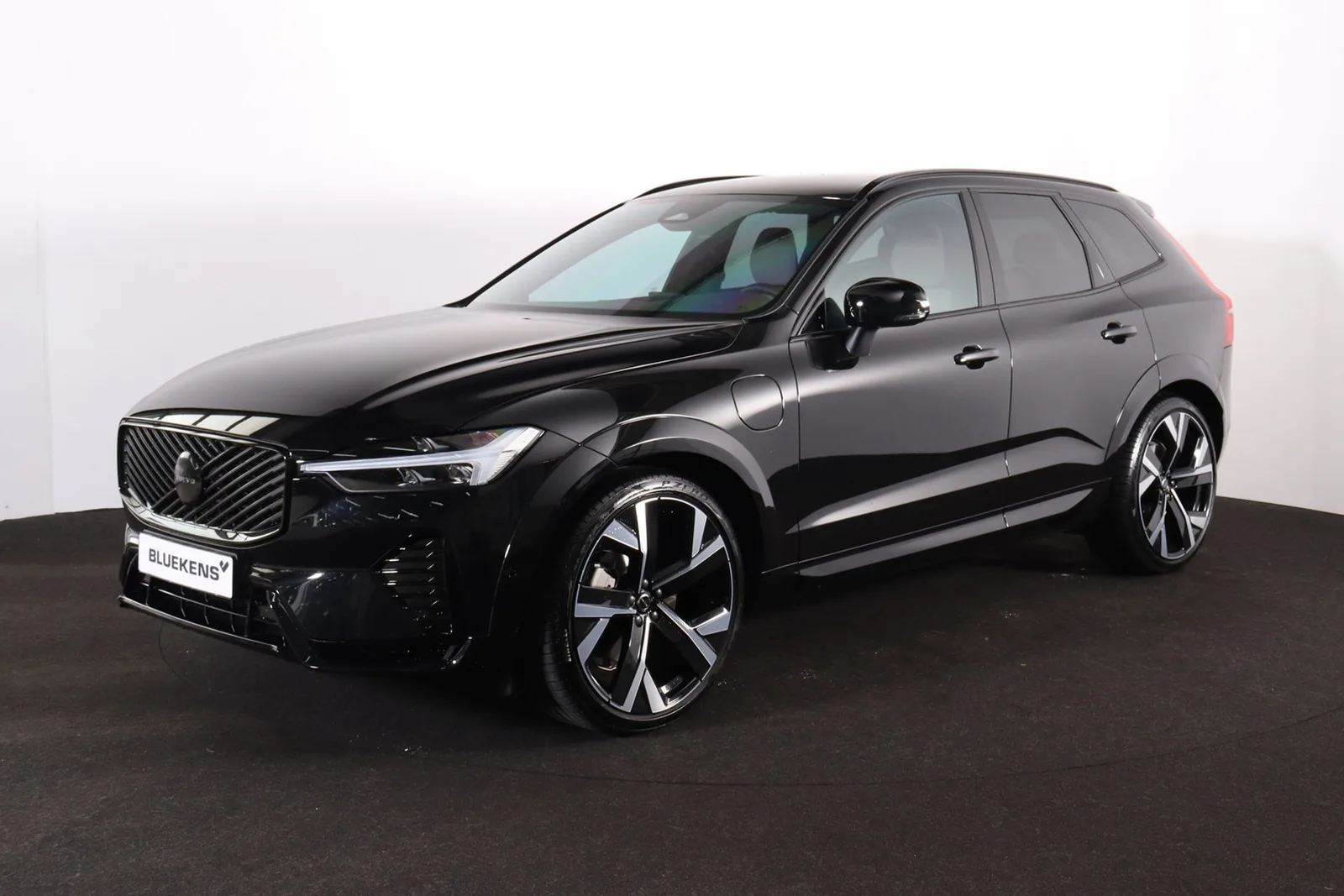Volvo XC60 (2026) — foto 1
