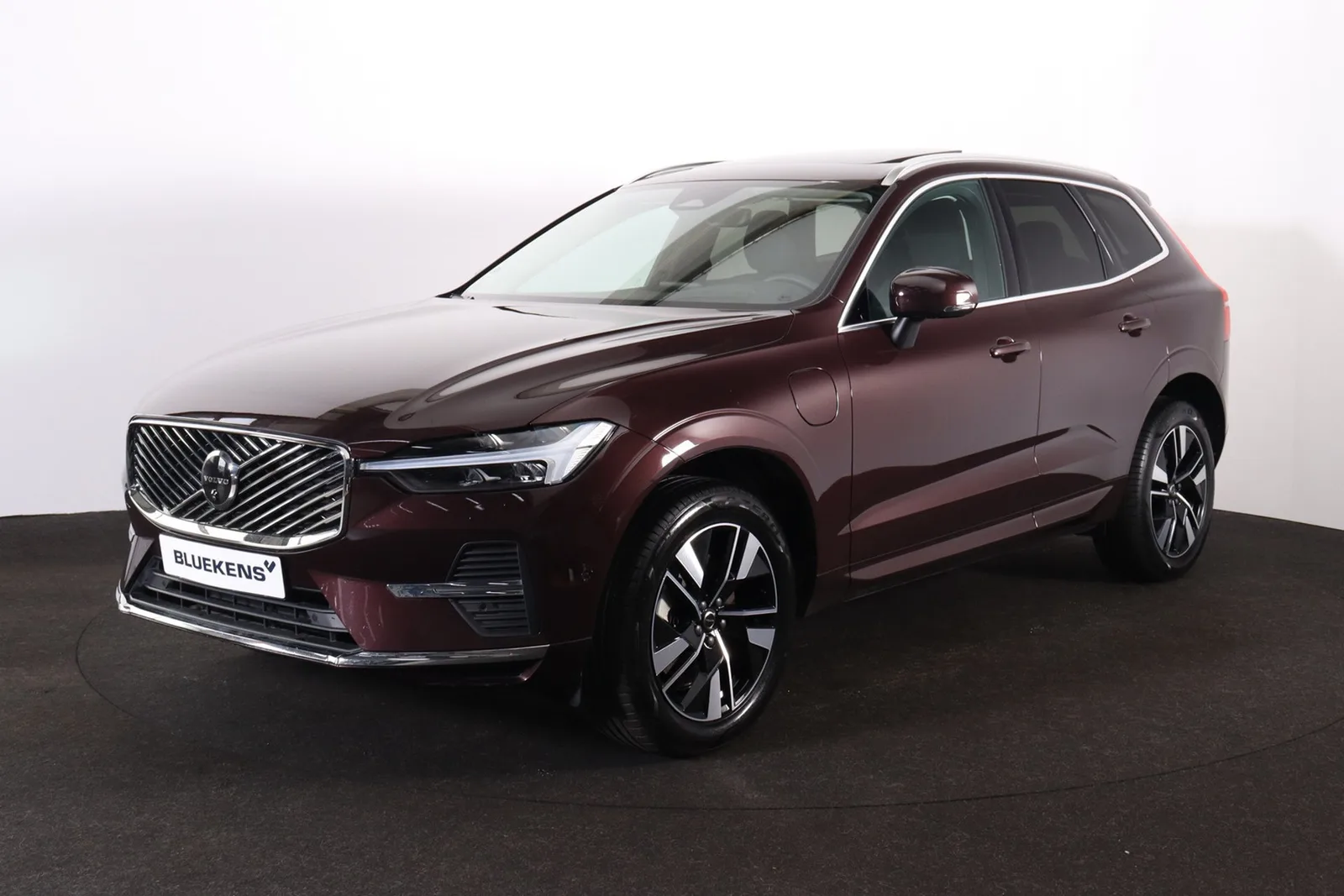 Volvo XC60 (2025) — foto 1