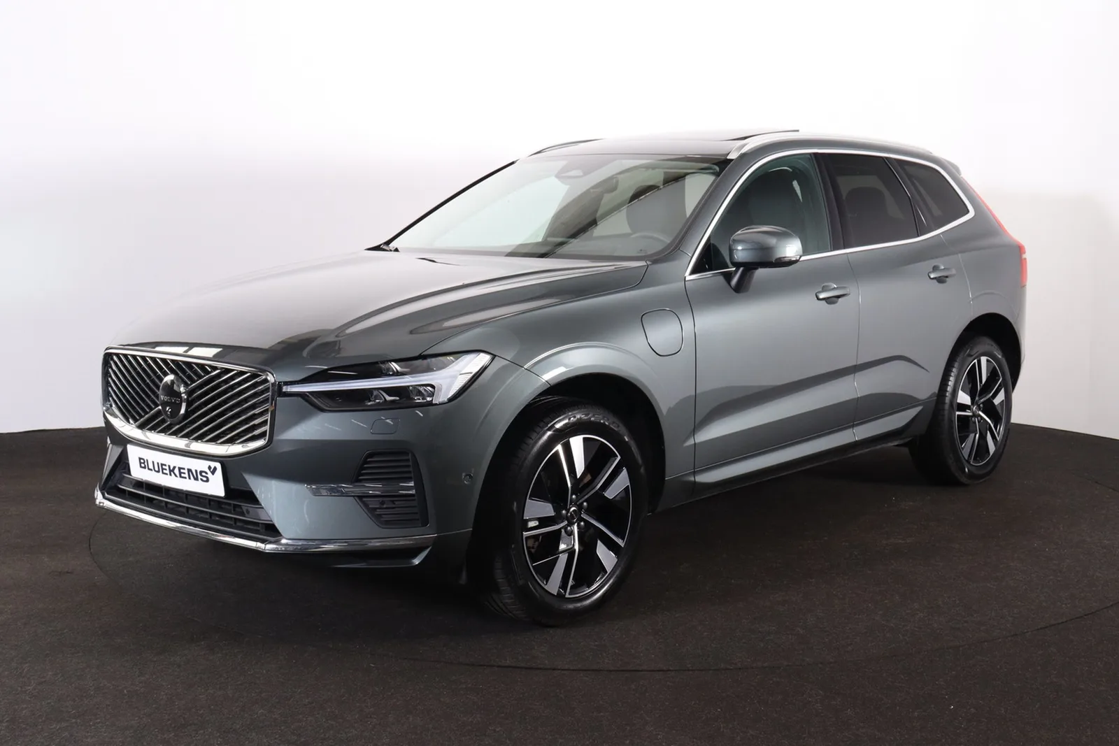 Volvo XC60 (2025) — foto 1