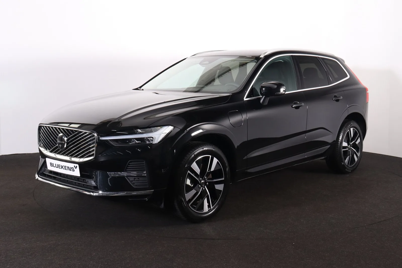 Volvo XC60 (2025) — foto 1