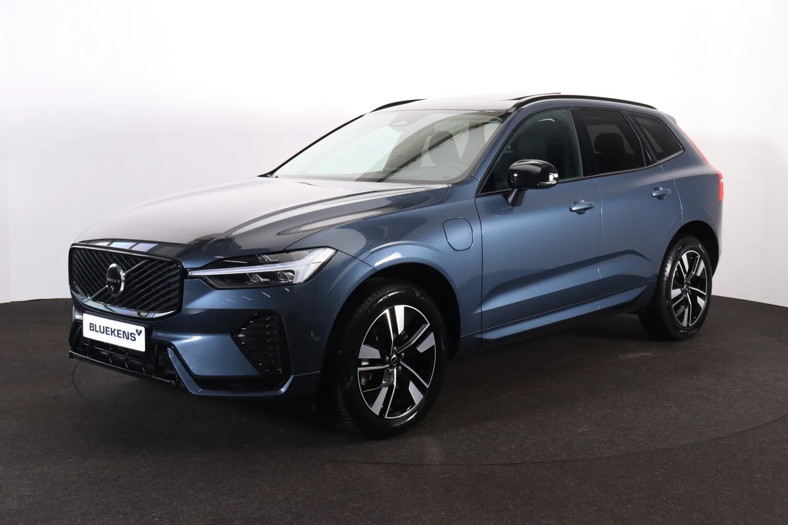 Volvo XC60 (2025) — foto 1