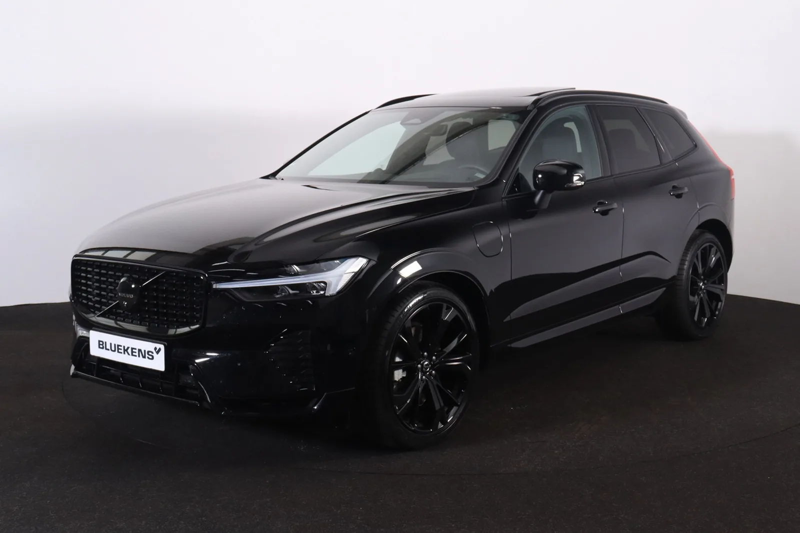 Volvo XC60 (2025) — foto 1