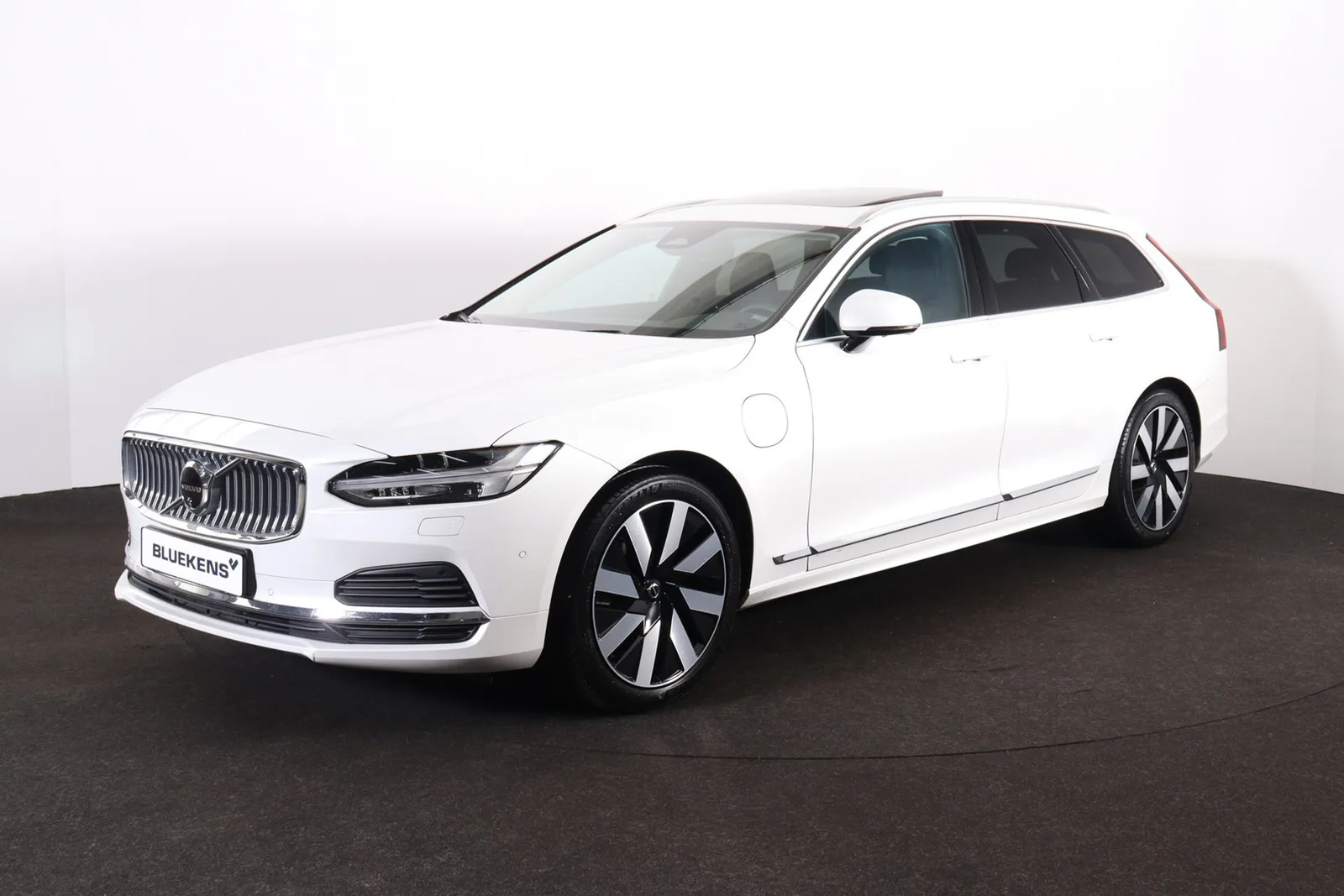 Volvo V90 (2025) — foto 1