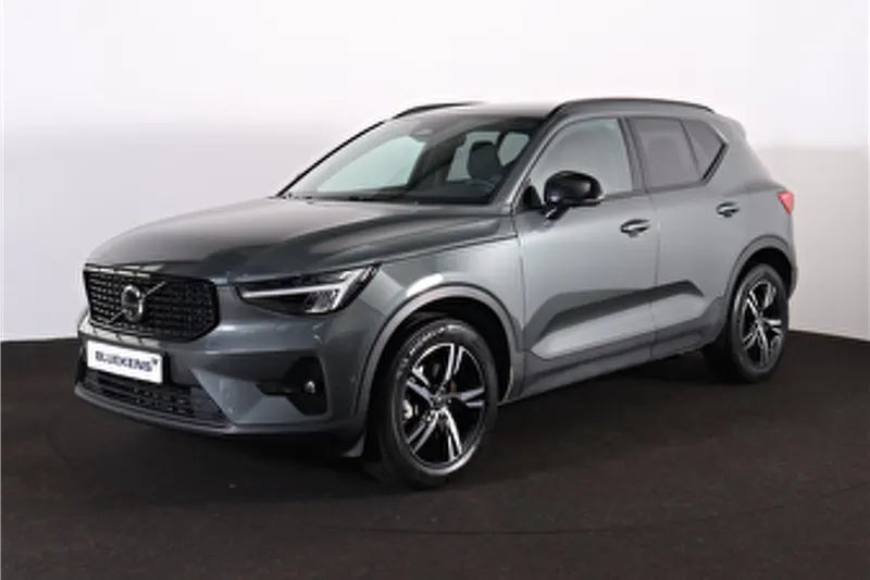 Volvo XC40 (2025)