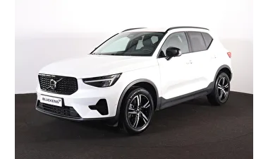 Volvo XC40 (2025) — foto 1