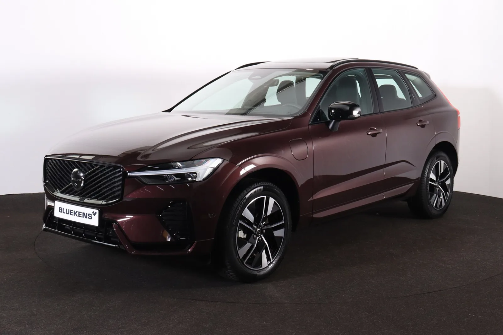 Volvo XC60 (2025) — foto 1