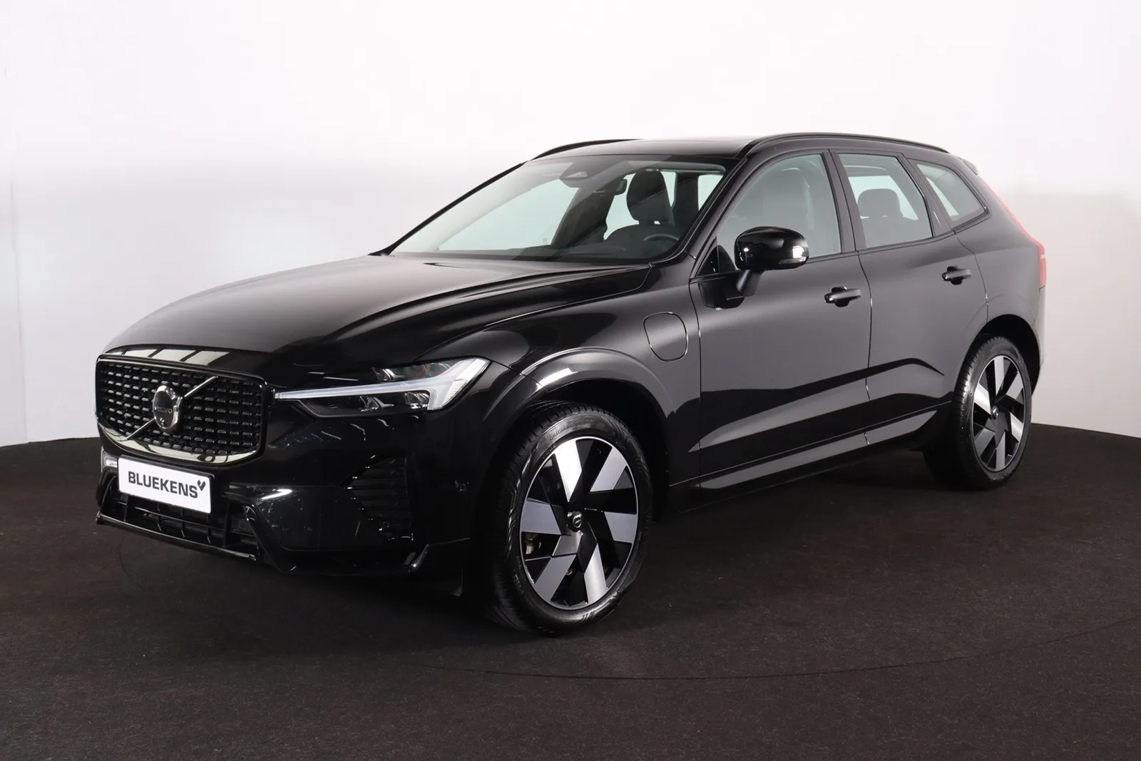 Volvo XC60 (2025) — foto 1