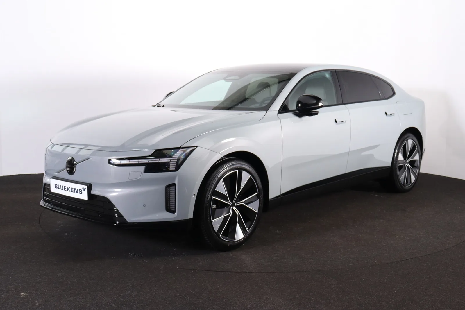Volvo ES90 (2026) — foto 1