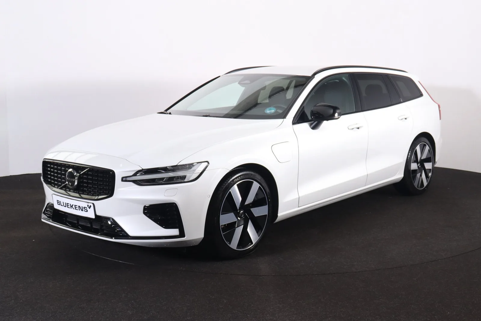 Volvo V60 (2025) — foto 1
