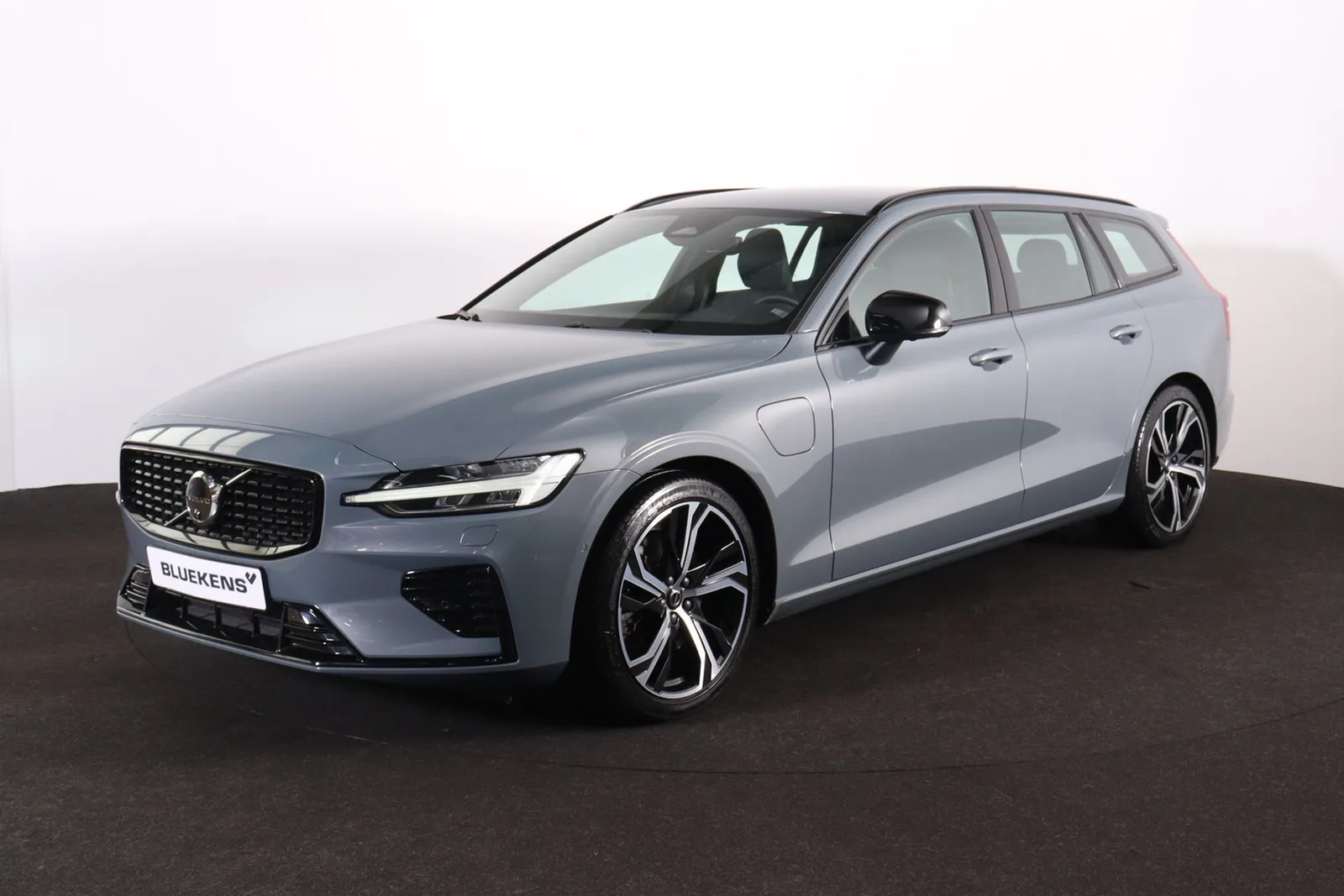 Volvo V60 (2023) — foto 1
