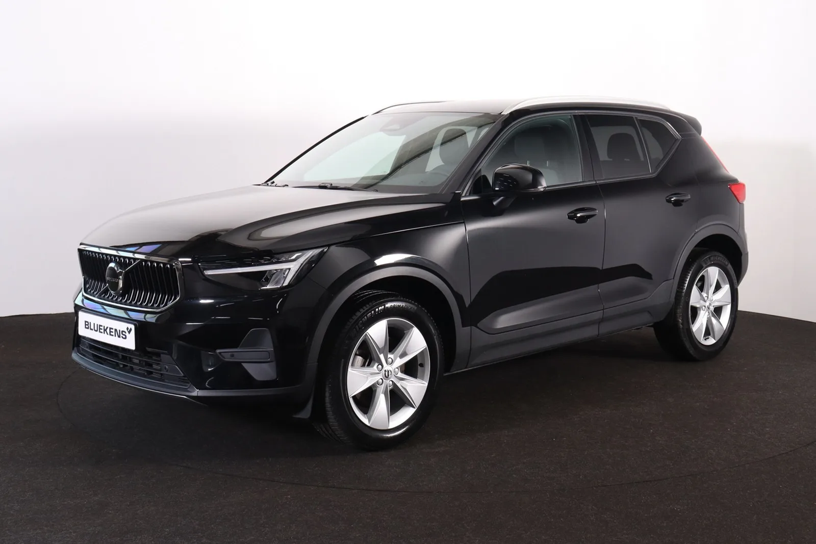Volvo XC40 (2025) — foto 1