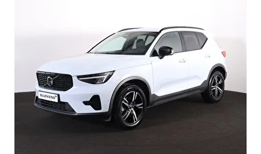 Volvo XC40 (2025) — foto 1