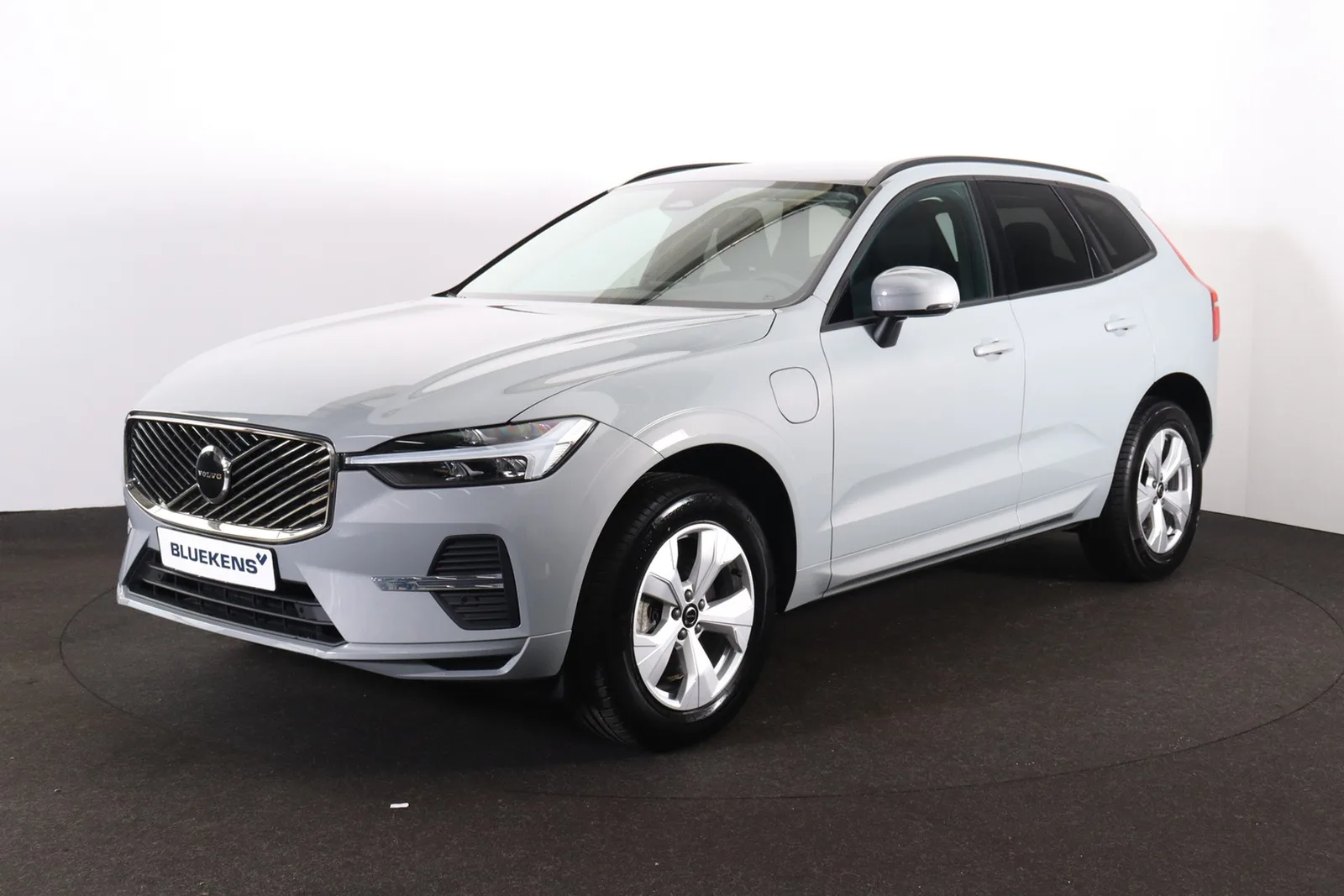 Volvo XC60 (2025) — foto 1