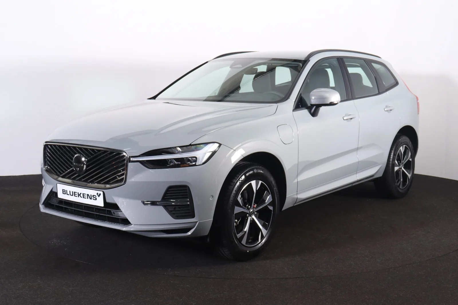 Volvo XC60 (2025) — foto 1