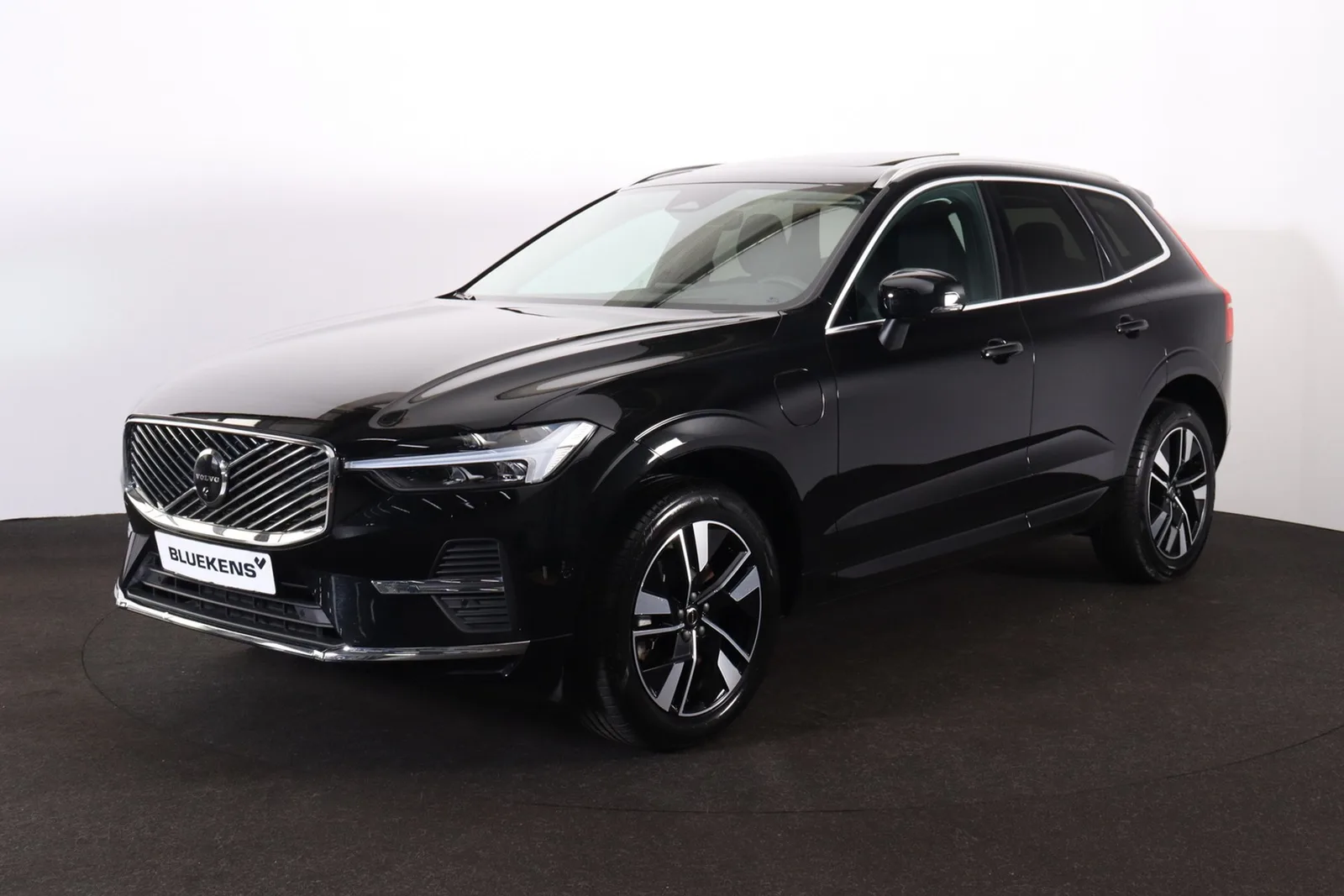 Volvo XC60 (2025) — foto 1