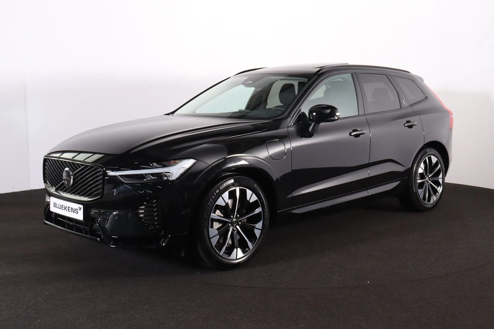 Volvo XC60 (2026) — foto 1