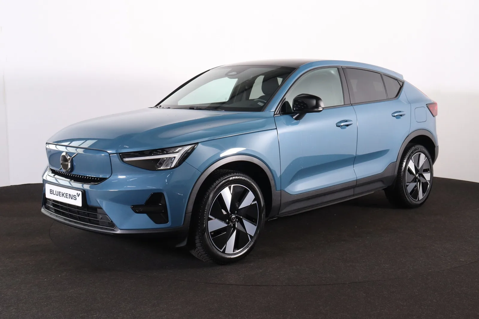 Volvo C40 (2023) — foto 1