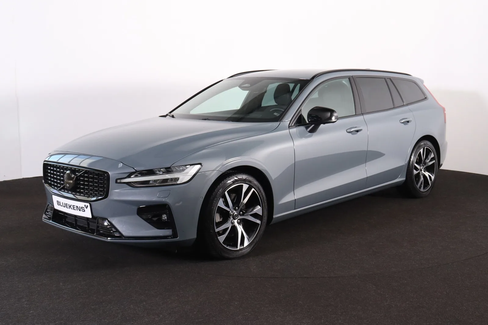 Volvo V60 (2023) — foto 1
