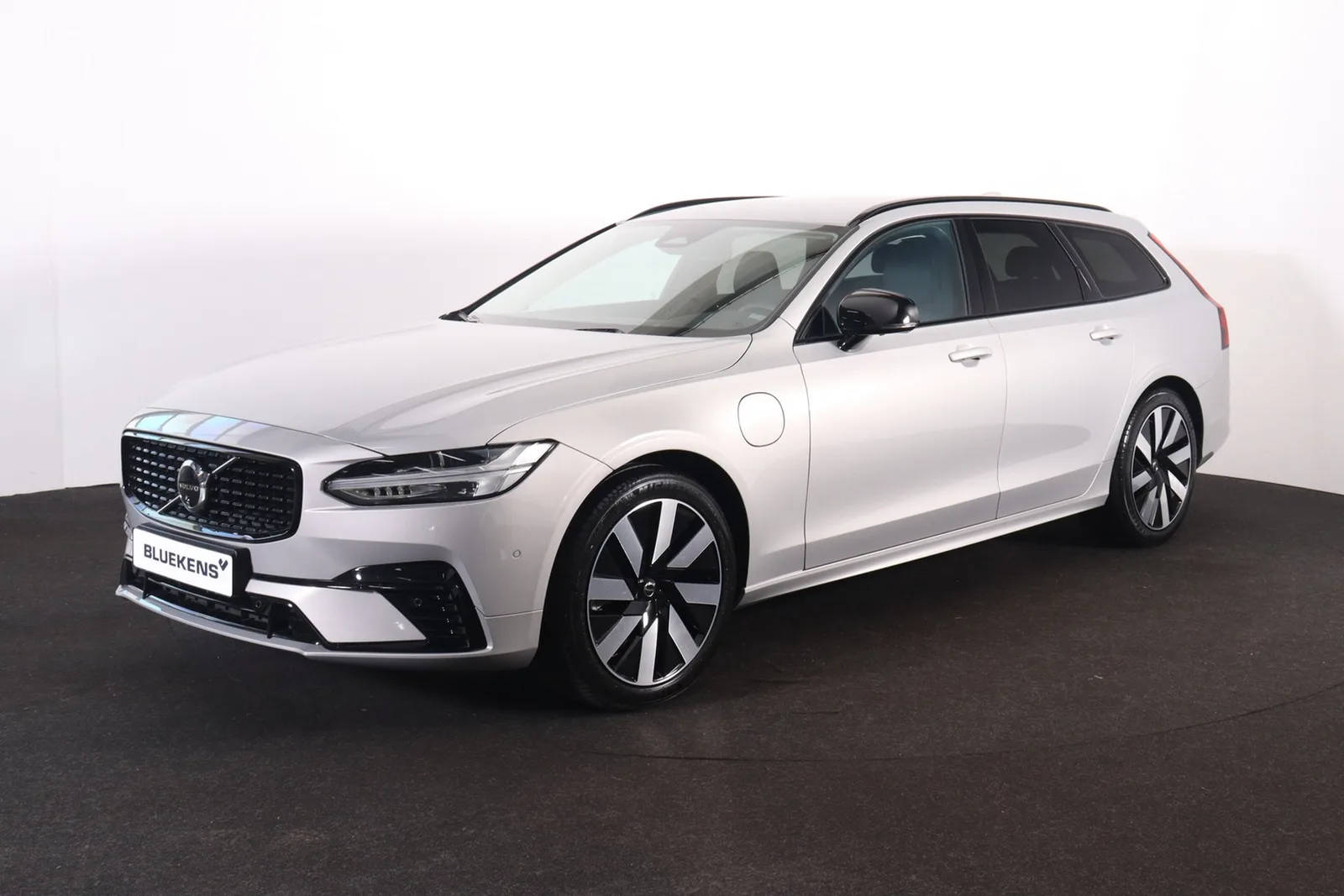 Volvo V90 (2025) — foto 1
