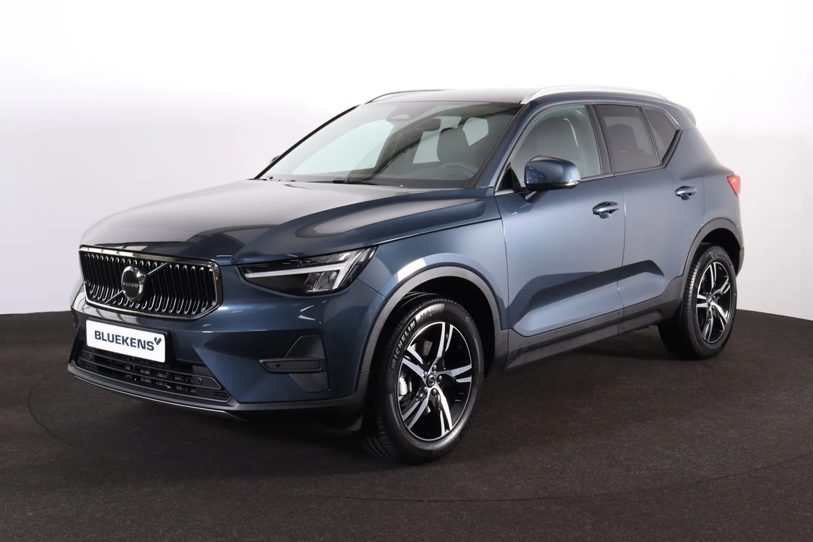 Volvo XC40 (2026) — foto 1