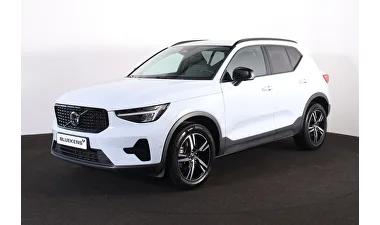 Volvo XC40 (2025) — foto 1