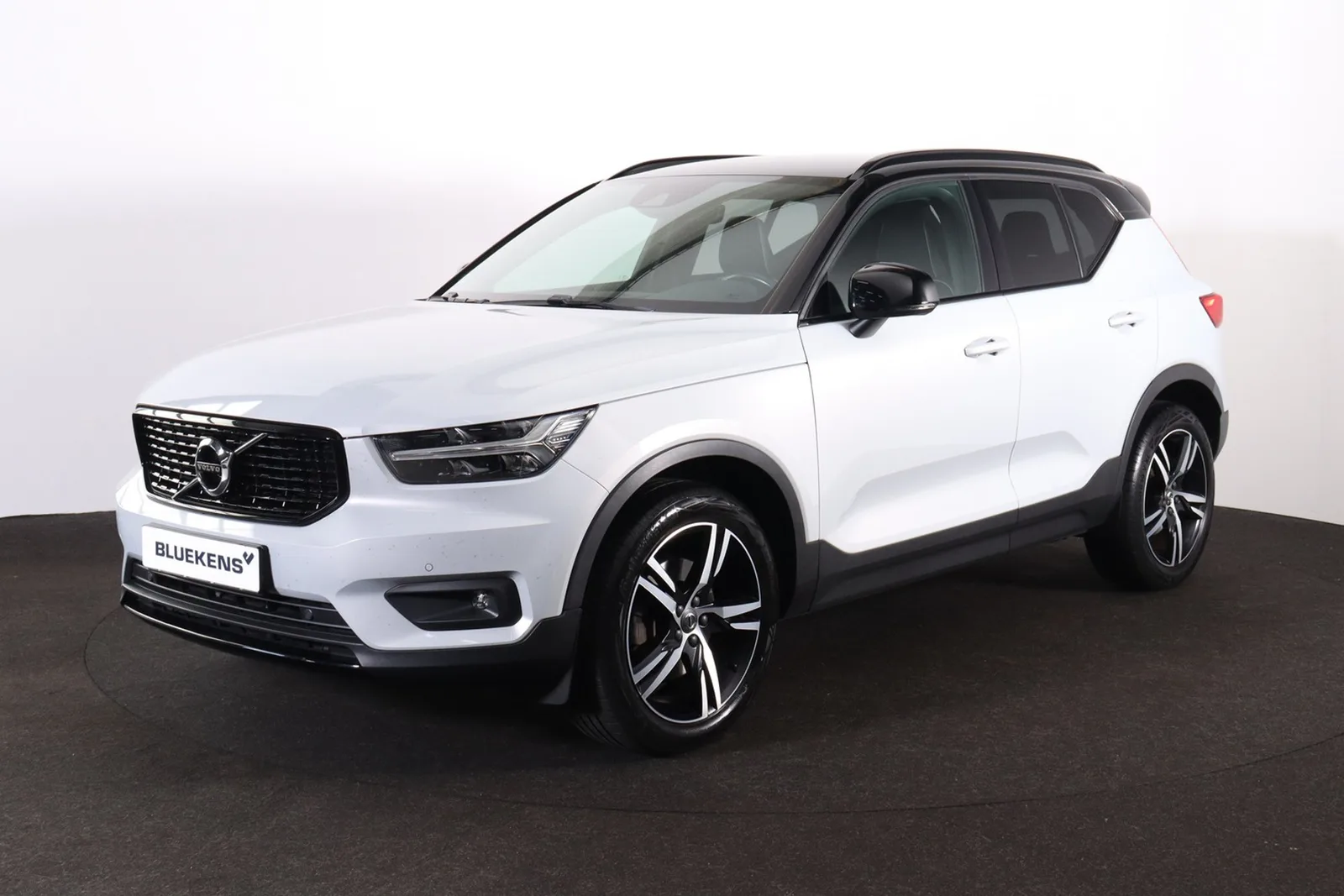 Volvo XC40 (2020) — foto 1