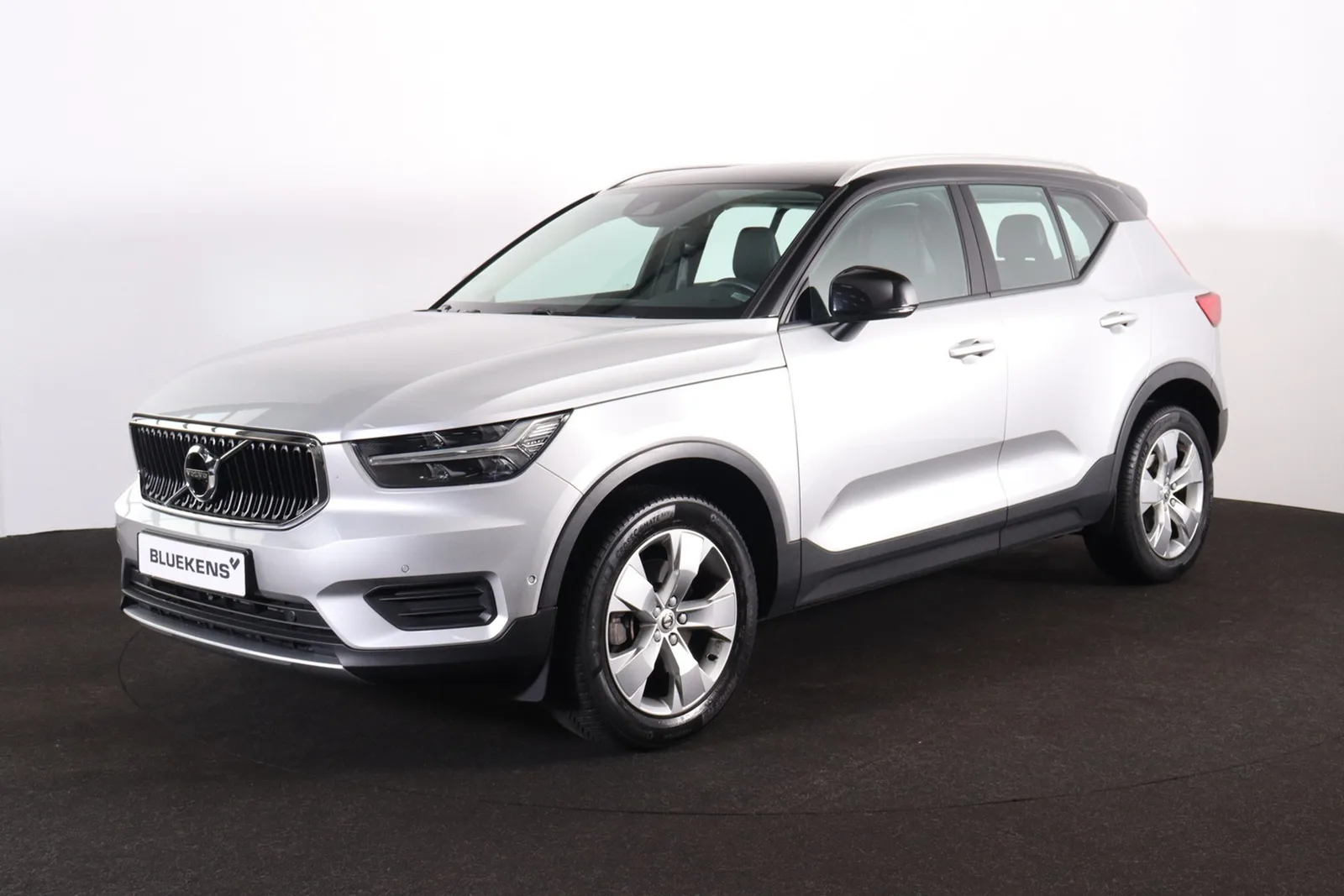 Volvo XC40 (2018) — foto 1