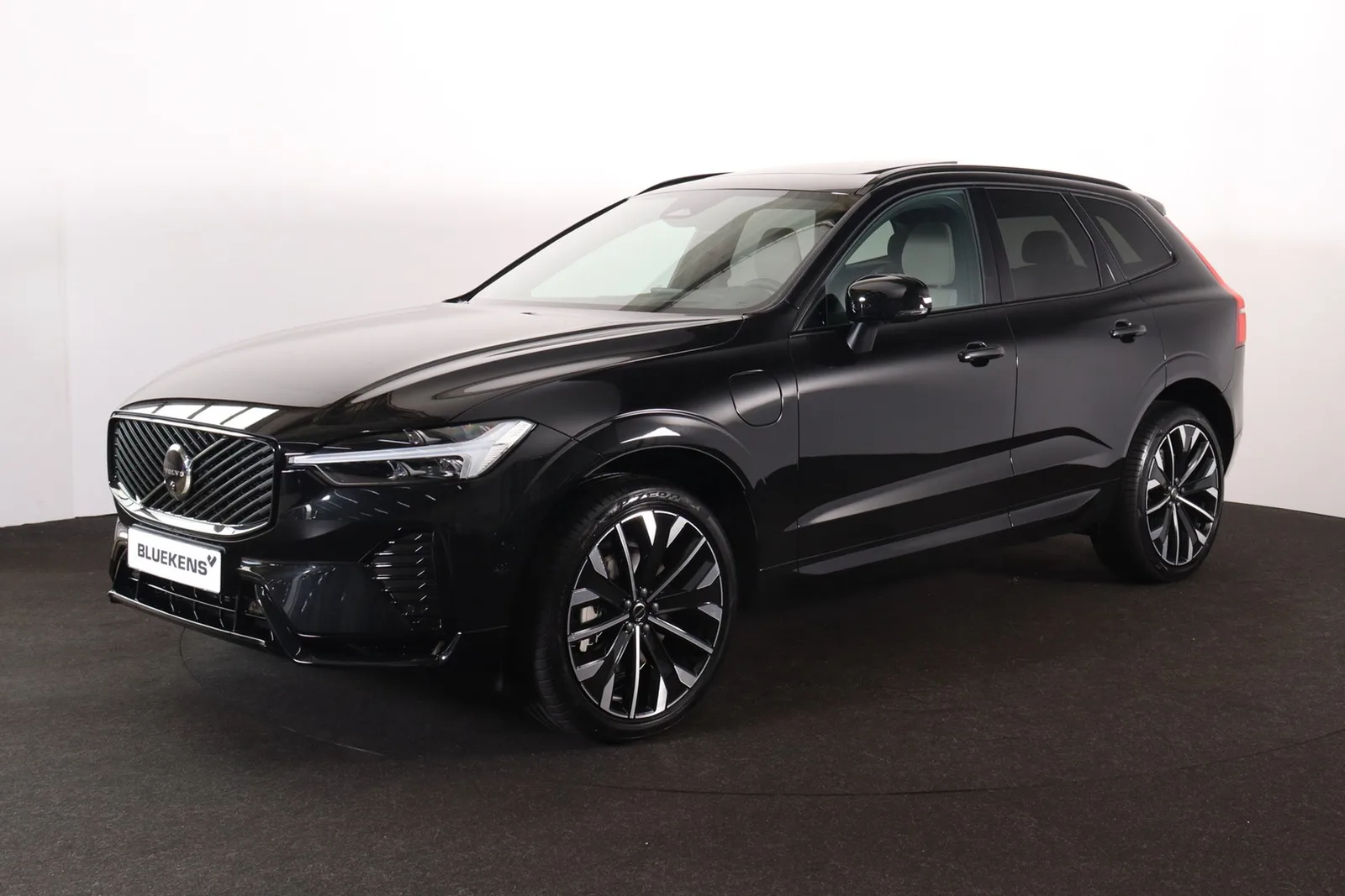 Volvo XC60 (2026) — foto 1
