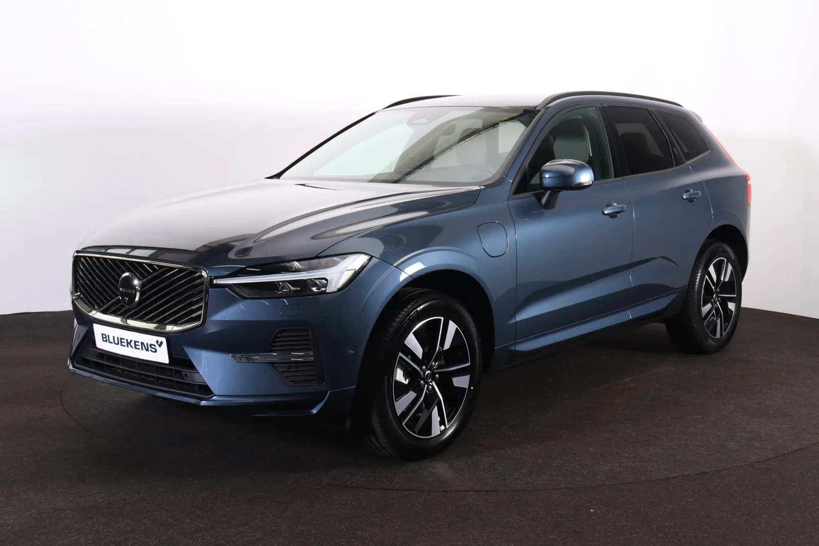 Volvo XC60 (2025) — foto 1