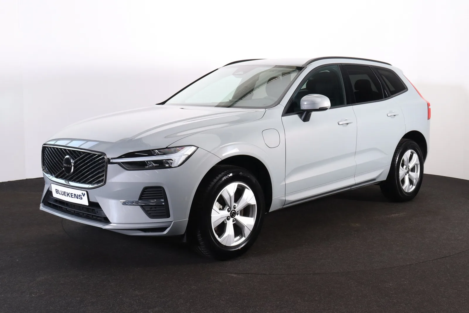 Volvo XC60 (2025) — foto 1