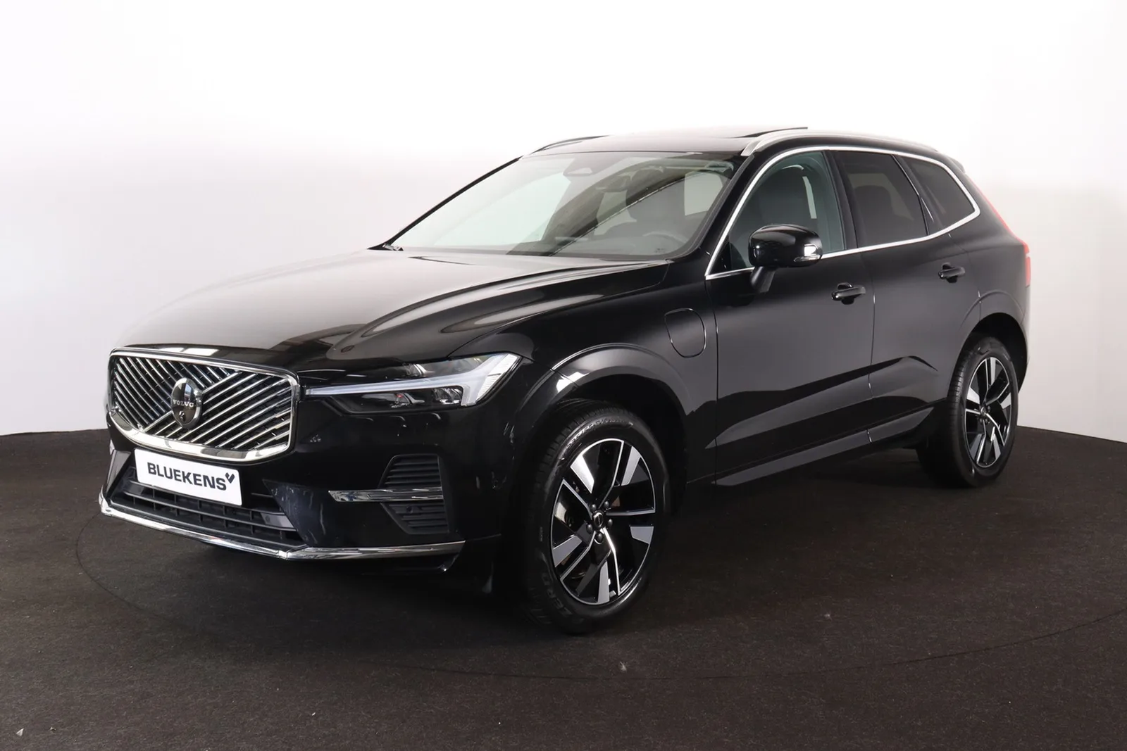 Volvo XC60 (2025) — foto 1