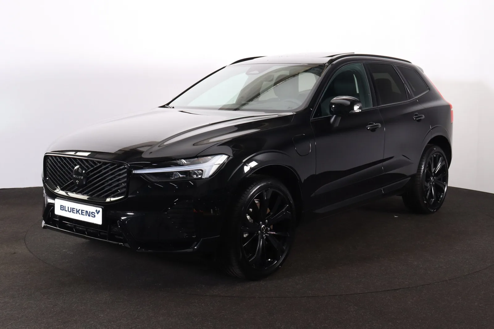 Volvo XC60 (2025) — foto 1