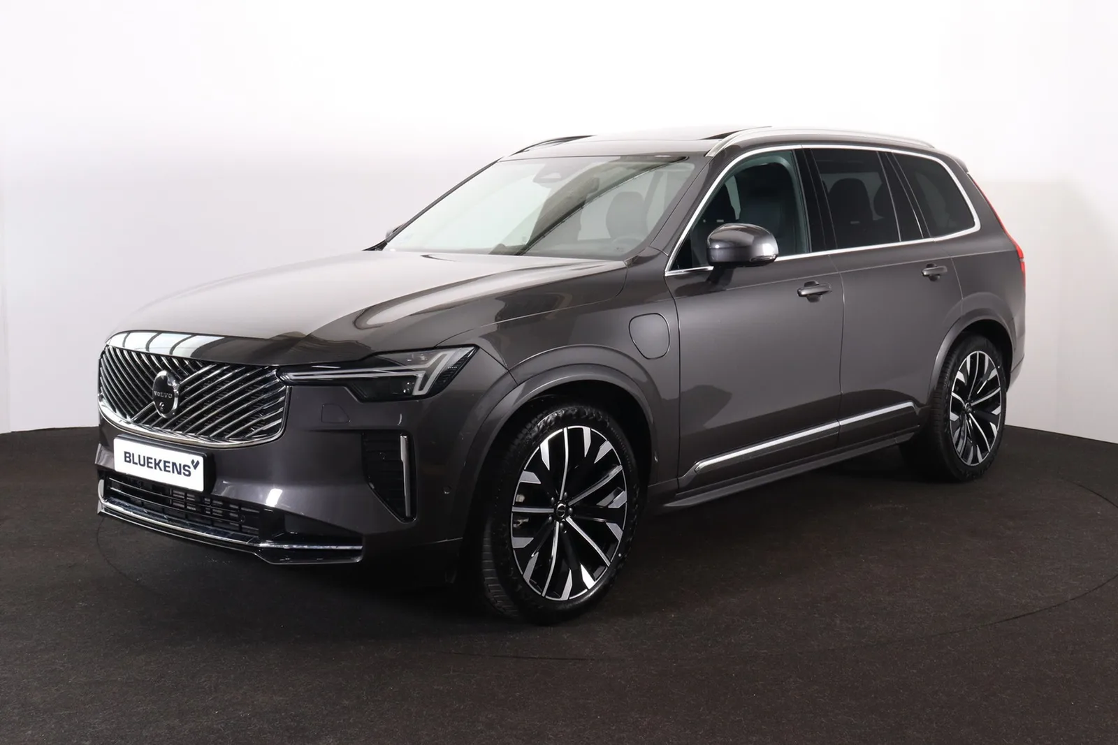 Volvo XC90 (2025) — foto 1
