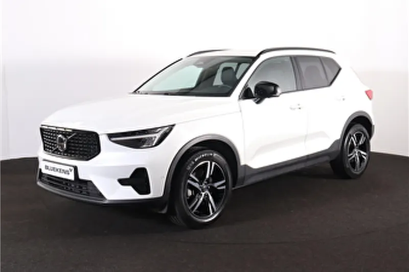 Volvo XC40 (2025)