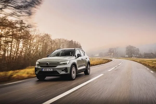 Volvo XC60 (2024) — foto 1