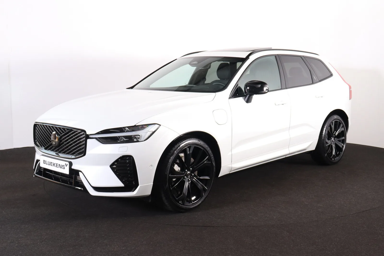 Volvo XC60 (2026) — foto 1