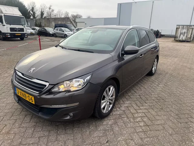 Peugeot 308 (2014) — foto 1