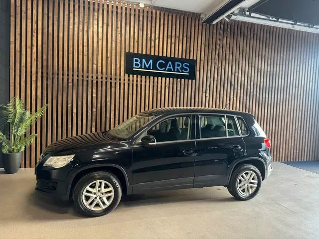 Volkswagen Tiguan (2009) — foto 1