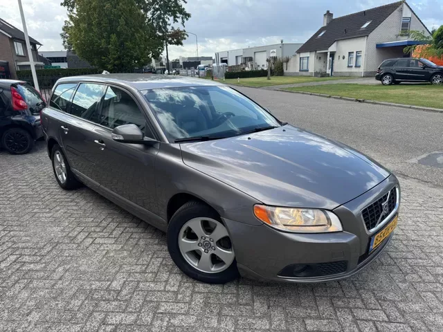 Volvo V70 (2008) — foto 1