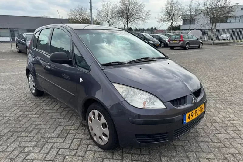 Mitsubishi Colt (2004)