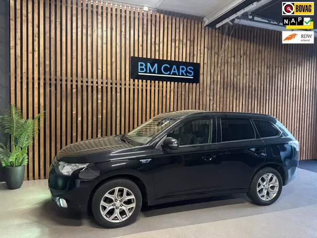 Mitsubishi Outlander (2013) — foto 1