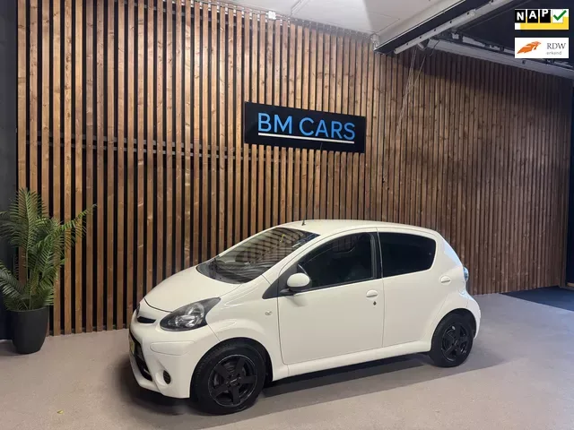 Toyota Aygo (2012) — foto 1