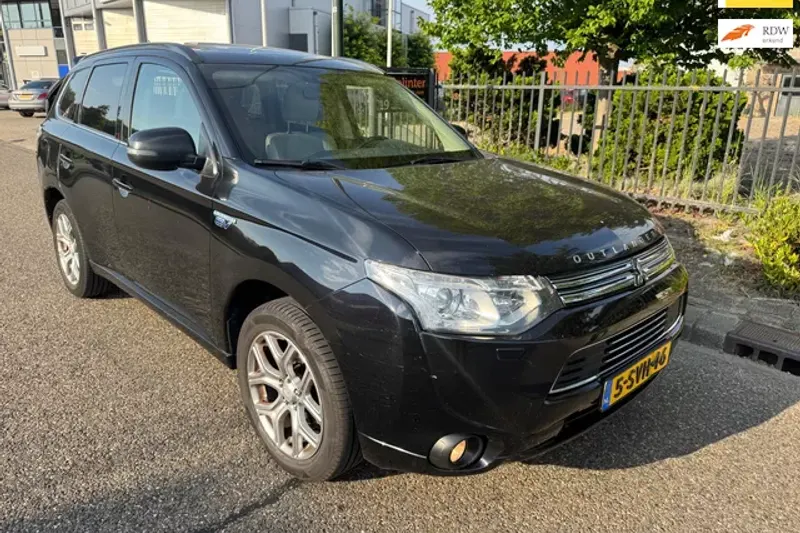Mitsubishi Outlander (2013)