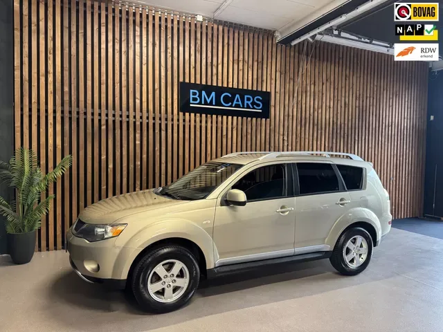 Mitsubishi Outlander (2009) — foto 1