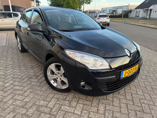 Renault Mégane (2011) — foto 1