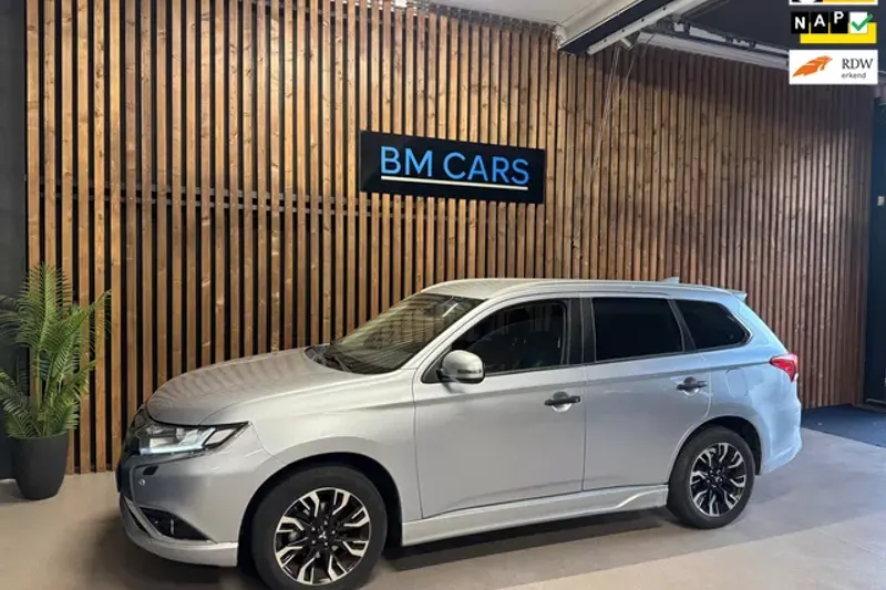 Mitsubishi Outlander (2016)