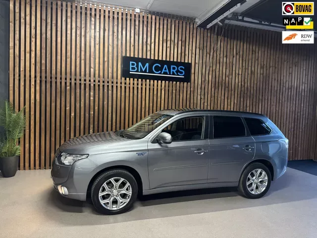 Mitsubishi Outlander (2013) — foto 1