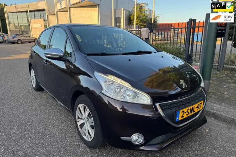 Peugeot 208 (2013)