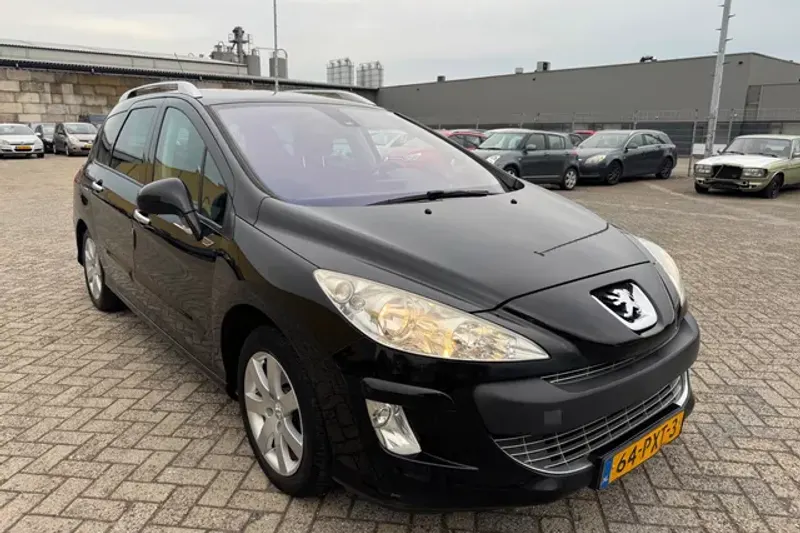 Peugeot 308 (2011)