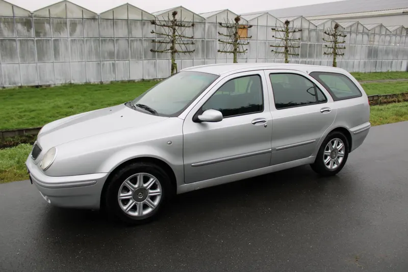Lancia Lybra SW (1999)
